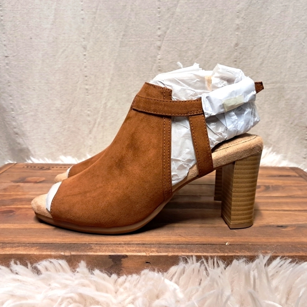 Giani Bernini Slingback Heeled Sandals NWT - Picture 4 of 7